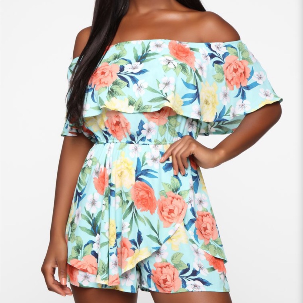 Fashion nova romper size large